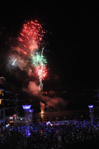 BRANSON LANDING’S 8TH ANNUAL “LIBERTY LIGHT UP”  MUSICAL EXTRAVAGANZA, FIREWORKS & CONVOY OF HOPE!